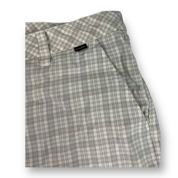 Travis Mathew Golf Plaid Shorts Size 36 - Picture 3 of 6